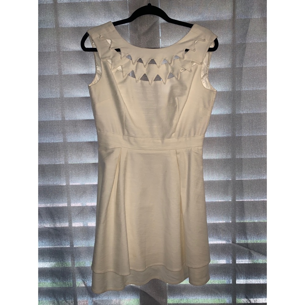 Forever 21 White Fit/Flare Dress Size Medium